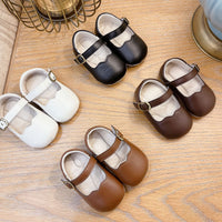 Fashion Walking Shoes With Soft Soles