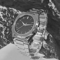 Mens Large-dial Stainless Steel Quartz Watch With A Luminous Night-time Display