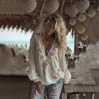 Loose-fitting Casual Womens Shirt With A V-neck And A Printed Design
