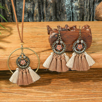 Retro Floral Earrings And Necklace Set With A Distinctive European And American Style