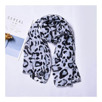 Women's Minimalist Classic Fashion Leopard Print Scarf