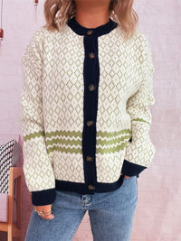 Retro Rhombus Contrast Color Round Neck Long-sleeved Knitted Sweater