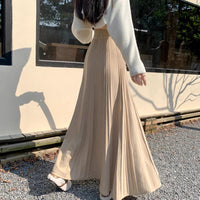 High-waisted Figure-flattering Thickened Pleated Knit Skirt