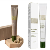 Clay Mask Apply To Clean Pores