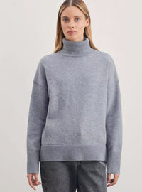 Women's Solid Color Pullover Knitted Sweater With High Neck