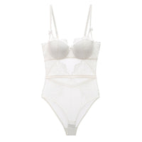 Women's underwear with small chest and ventilation