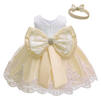 Bow hair with a fluffy skirt