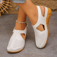 Lightweight Slippers With A Thick Sole And Buckle-strap Design