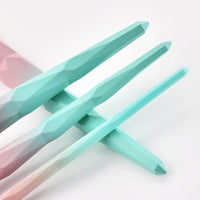 Gradient diamond makeup brush