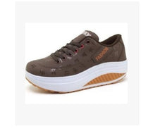 Thick bottom shake shoes women's leather casual shoes non-slip walking shoes travel shoes Korean version of the increase single shoes large size