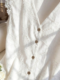 A New Summer Fashion And Simple Solid-color Hollowed-out Embroidered Lace Patchwork Shirt For Women