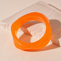 Irregular Wide-brimmed Tan Resin Bracelet
