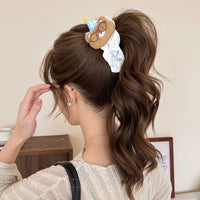 Elegant Sophisticated Bun-style Ponytail Clip For The Back Of The Head