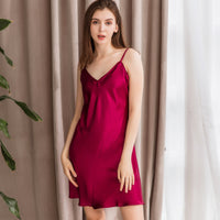 Silkworm silk suspender nightdress