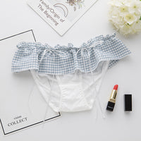Low-rise ladies briefs with flashing ribbons