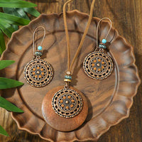 Retro Floral Earrings And Necklace Set With A Distinctive European And American Style