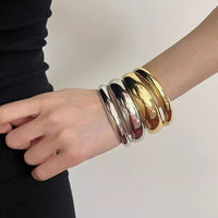 Niche Minimalist Style Irregular Metal Glossy Open Design