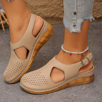 Lightweight Slippers With A Thick Sole And Buckle-strap Design