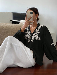 V-neck Machine Embroidery Pearl Single-breasted Lantern Long Sleeve Top