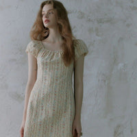 Floral Waist-cinching Dress With A Slimming Fit Sweet Puffed-sleeve Mini Skirt That Adds A Youthful Touch