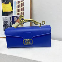Women's Bag Is Fashionable And Simple, With A Hard Handle And A Carrying Crossbody Bag