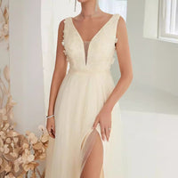 V-neck Sleeveless Lace Wedding Dress