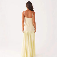 Solid-color Sleeveless Spliced Slip Dress With Slits And A Fitted Waist