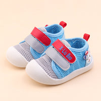 Mesh hole shoes