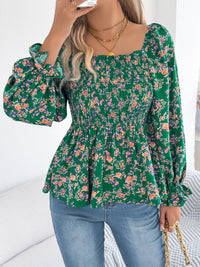 Casual Square-neck Top With Flared Sleeves And A Printed Design