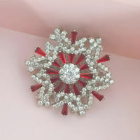 Luxury Good Luck Comes Brooch High-end Women's Exquisite Spinning Snowflake Pin Niche Design Corsage
