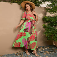 French-style Elegant Plus-size White Ink-wash Floral V-neck Short-sleeve Waist-cinched Maxi Dress