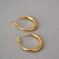 Hong Kong-style Round Hoop Earrings Plain Circle Design 925 Silver Studs Elegant And Chic