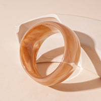 Irregular Wide-brimmed Tan Resin Bracelet