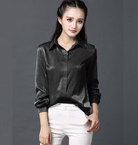This Mulberry Silk Shirt Has A Slim And Form-fitting Texture Made Of Real Silk