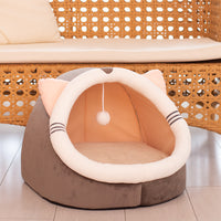 Autumn and winter cat litter and dog litter