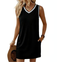 Women's Contrast-color V-neck Sleeveless Dress