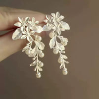 French Retro Minimalist Flower Pearl Earrings