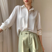 Elegant Women's White Shirt Made Of Triacetate Satin