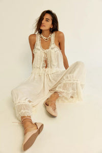 Womens Cropped Pants With Patchwork Lace Vest Set
