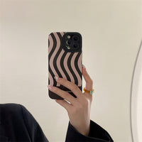 Contrast Color Irregular Stripe Phone Case