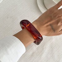 Fashionable Metal Crossed Glossy Spring Bracelet