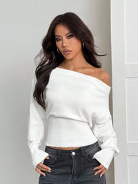 New Fallwinter Relaxed-fit Off-shoulder Style With A Laid-back Vibe