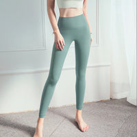 High Waisted Yoga Pants Without Awkward Lines