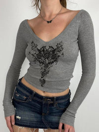 Printed Contrast-Color V-Neck Knitted Cropped Slim-Fit Long-Sleeve Top
