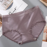 Antibacterial lace-edged panties