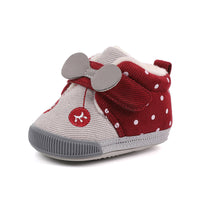 Female baby plus velvet shoes