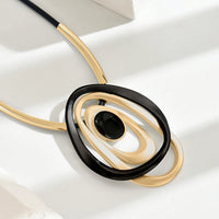 Retro Geometric Circular Cross-Panel Necklace