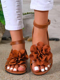 One-strap Fashionable Sandals Are Suitable Outdoors