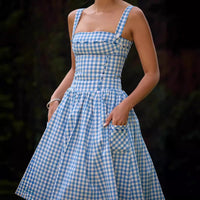 Waist-cinching Figure-flattering Sexy Resort-style Maxi Dress With A Flared Hem