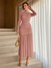Elegant Lace Ruffle Crew-Neck Solid Color Dress